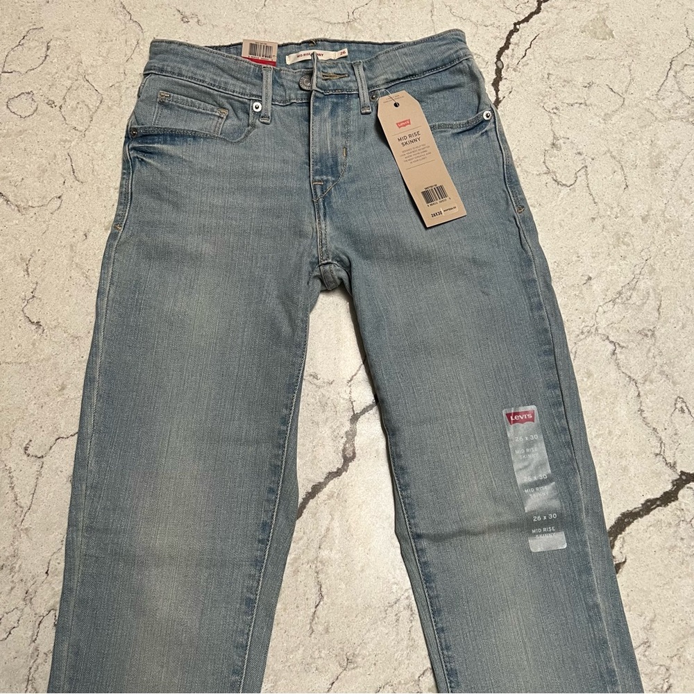 Levi’s Mid Rise Skinny